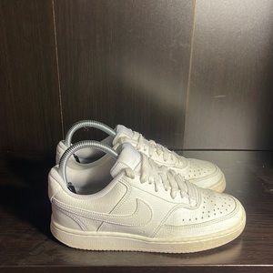 Women’s size 6 Nike Court Vision